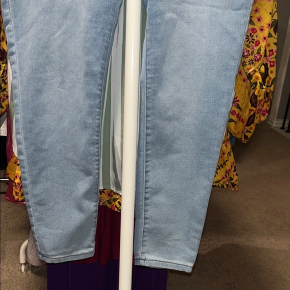 No Boundaries Light Blue Women's Jeggings - Picture 4 of 5